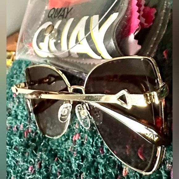 Quay Australia Glow Up Cat-Eye Sunglasses Gold Tortoiseshell NWT display picture 3